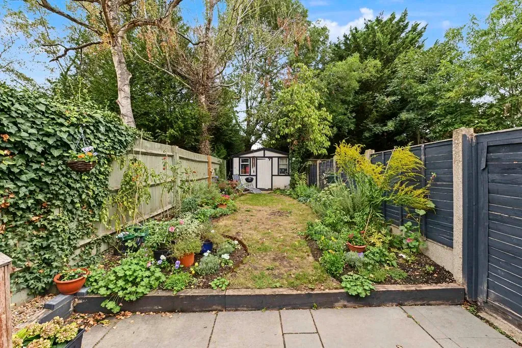 London Road, Aston Clinton, Buckinghamshire, HP22 5HS, photo 15