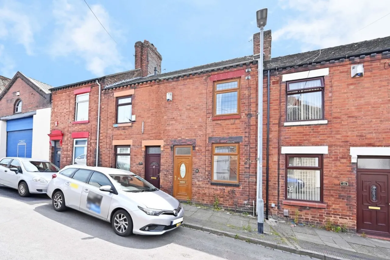 2 bed house for sale — Glover Street, Birches Head, Stoke-on-Trent