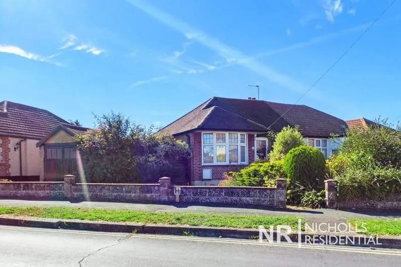 2 bed house for sale, Derek Avenue, West Ewell, KT19