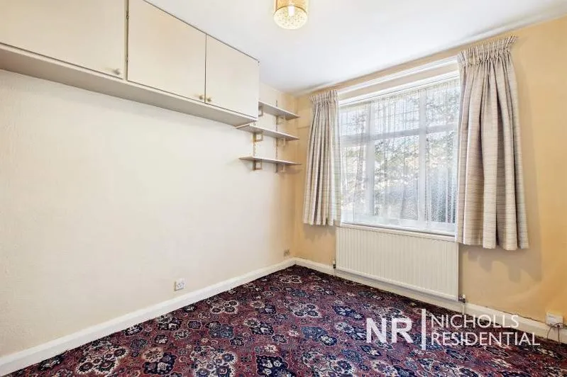 Derek Avenue, West Ewell, KT19, photo 9