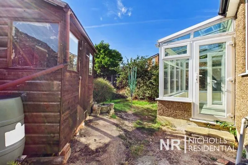 Derek Avenue, West Ewell, KT19, photo 13