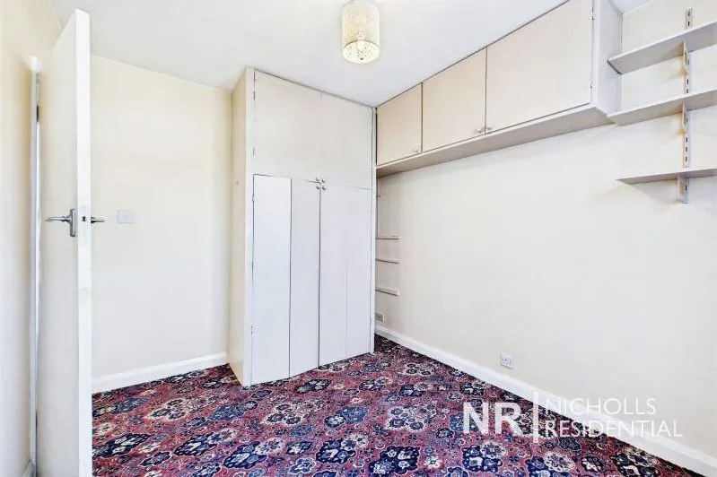 Derek Avenue, West Ewell, KT19, photo 10