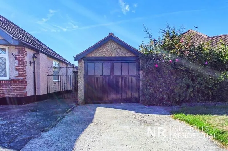 Derek Avenue, West Ewell, KT19, photo 15