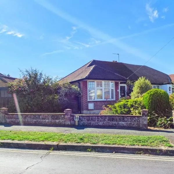 Derek Avenue, West Ewell, KT19, photo 16