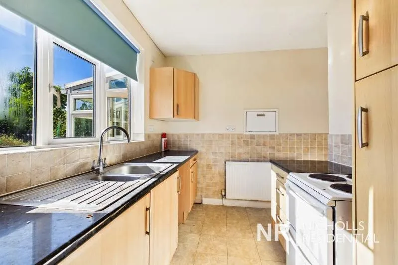 Derek Avenue, West Ewell, KT19, photo 6
