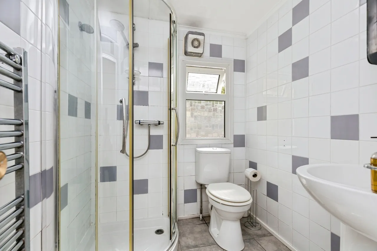 Partridge Place, Turners Hill Park, RH10, photo 12