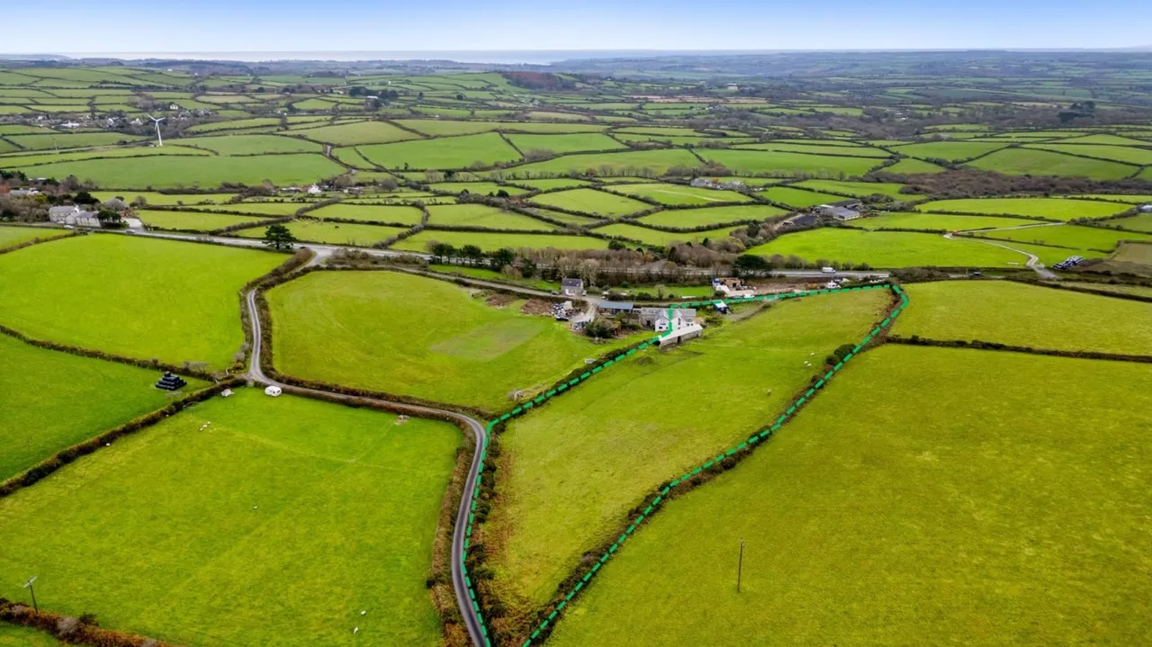 4 bed house for sale, Stunning Home with Land & Consent for Additional Dwelling, TR13