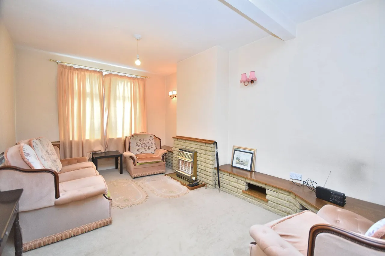 Newcombe Road, Northampton, NN5 7AZ, photo 2
