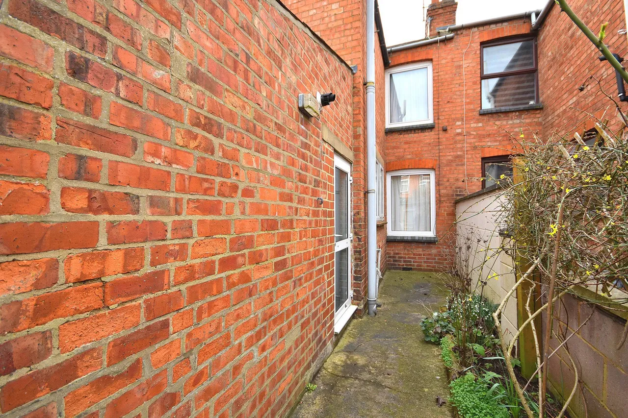 Newcombe Road, Northampton, NN5 7AZ, photo 14