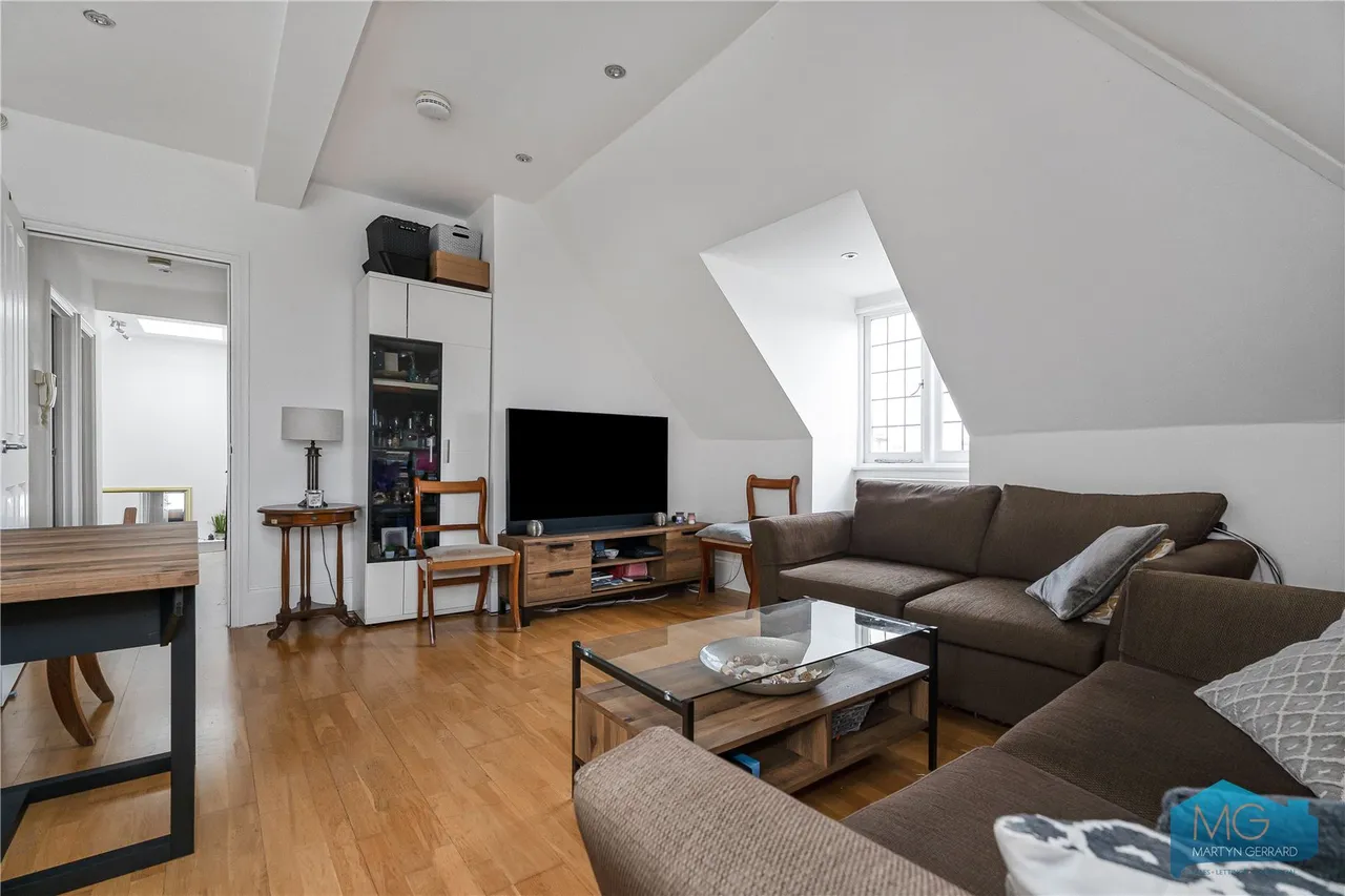 Aldermans Hill, London, N13, photo 4