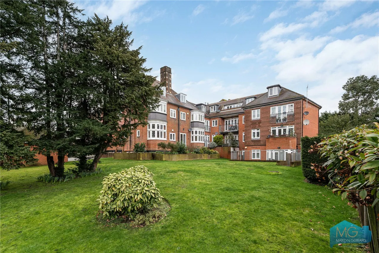 Aldermans Hill, London, N13, photo 16