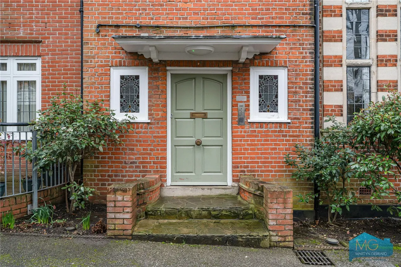 Aldermans Hill, London, N13, photo 15