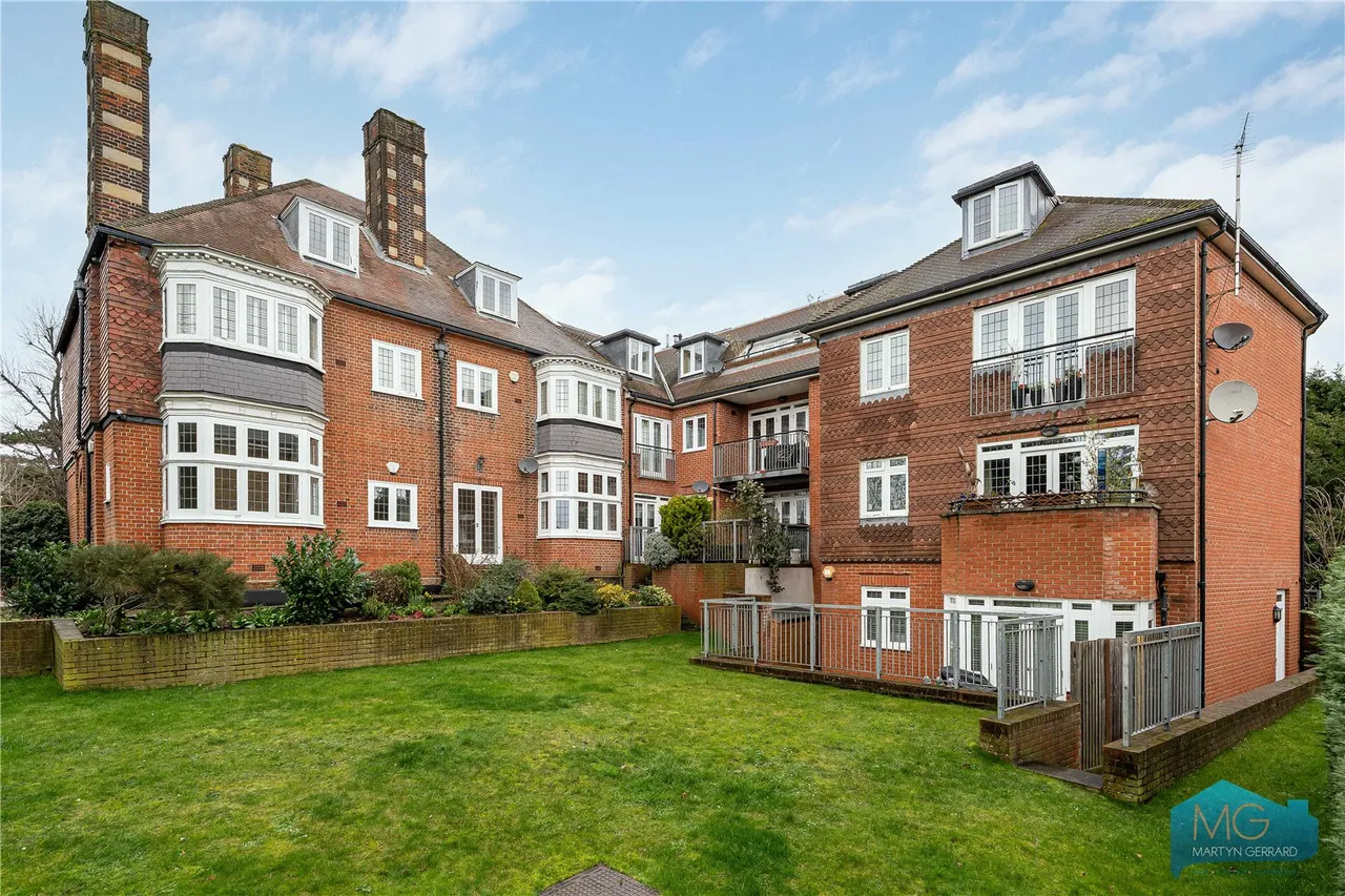 Aldermans Hill, London, N13, photo 14