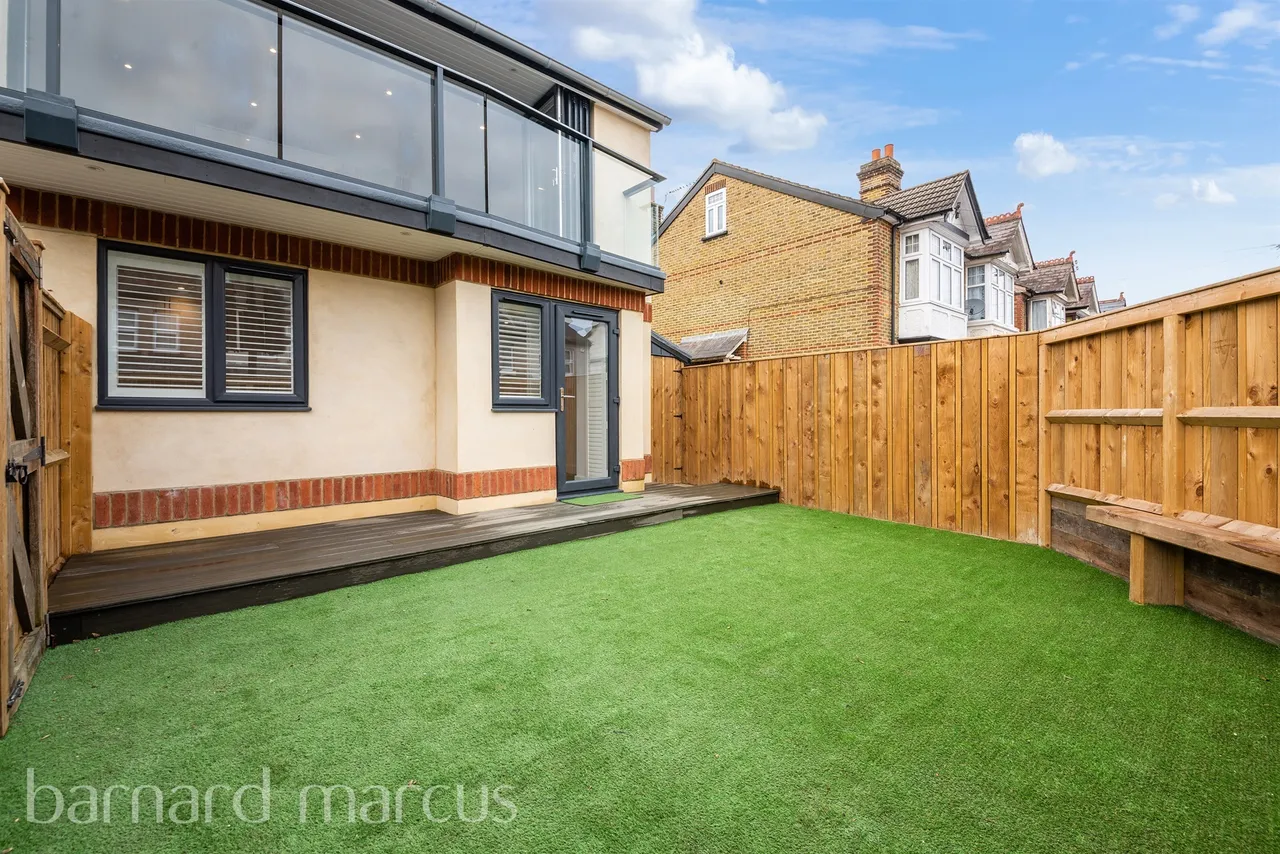Hook Road, Epsom, KT19, photo 13