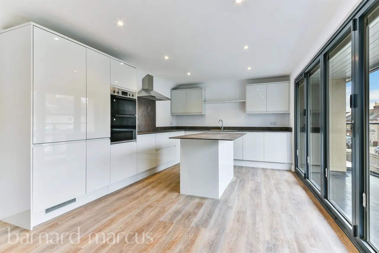 Hook Road, Epsom, KT19, photo 3