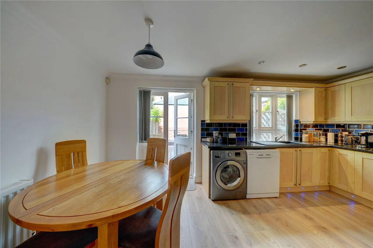 Hammond Court, Galton Way, Hadzor, Droitwich, WR9 7EY, photo 3