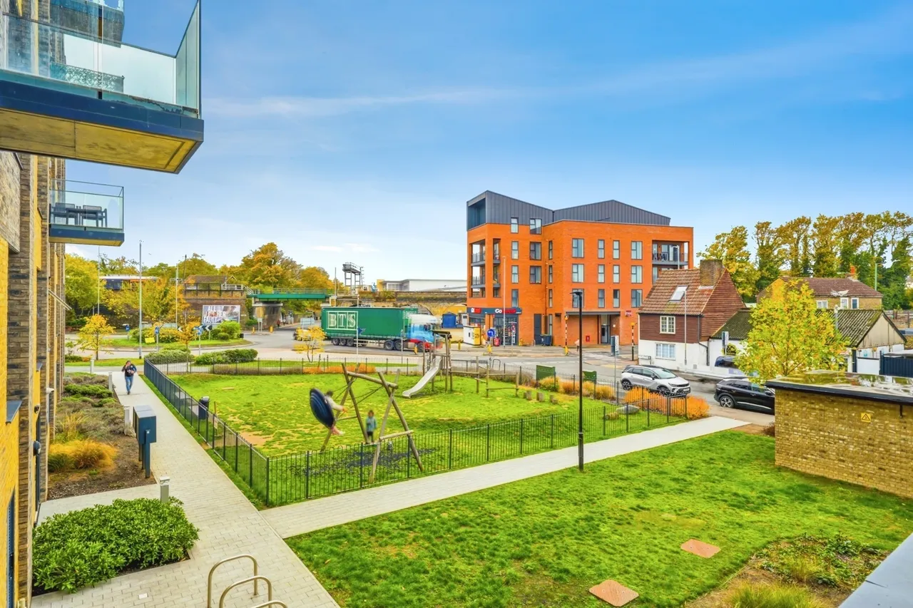 1 bed flat for sale, James Smith Court, Dartford, DA1