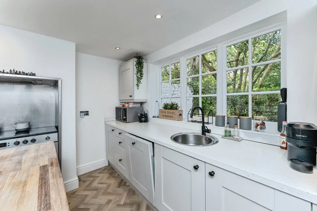 School Lane, Parkgate, CH64, photo 7