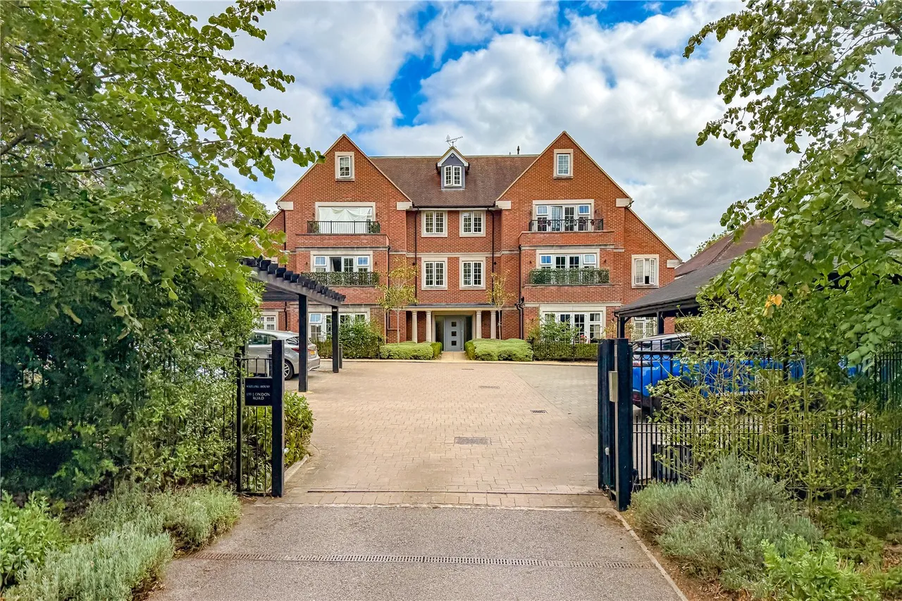 2 bed flat for sale — London Road, St. Albans, Hertfordshire, AL1 1TA