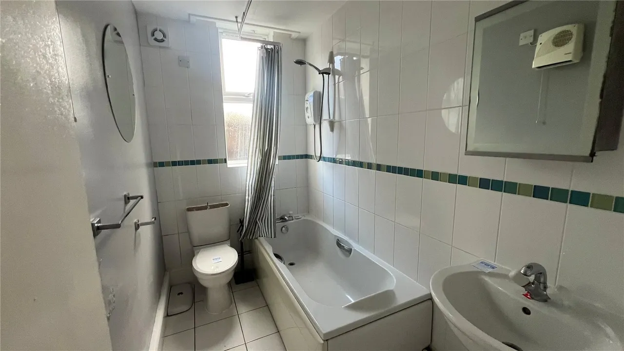 Evesham Road, Astwood Bank, B96, photo 6