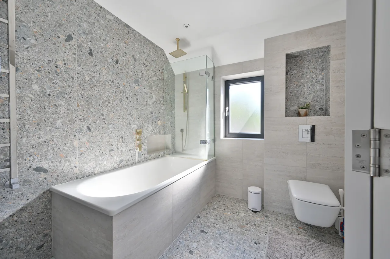 Bushey, WD23, photo 29