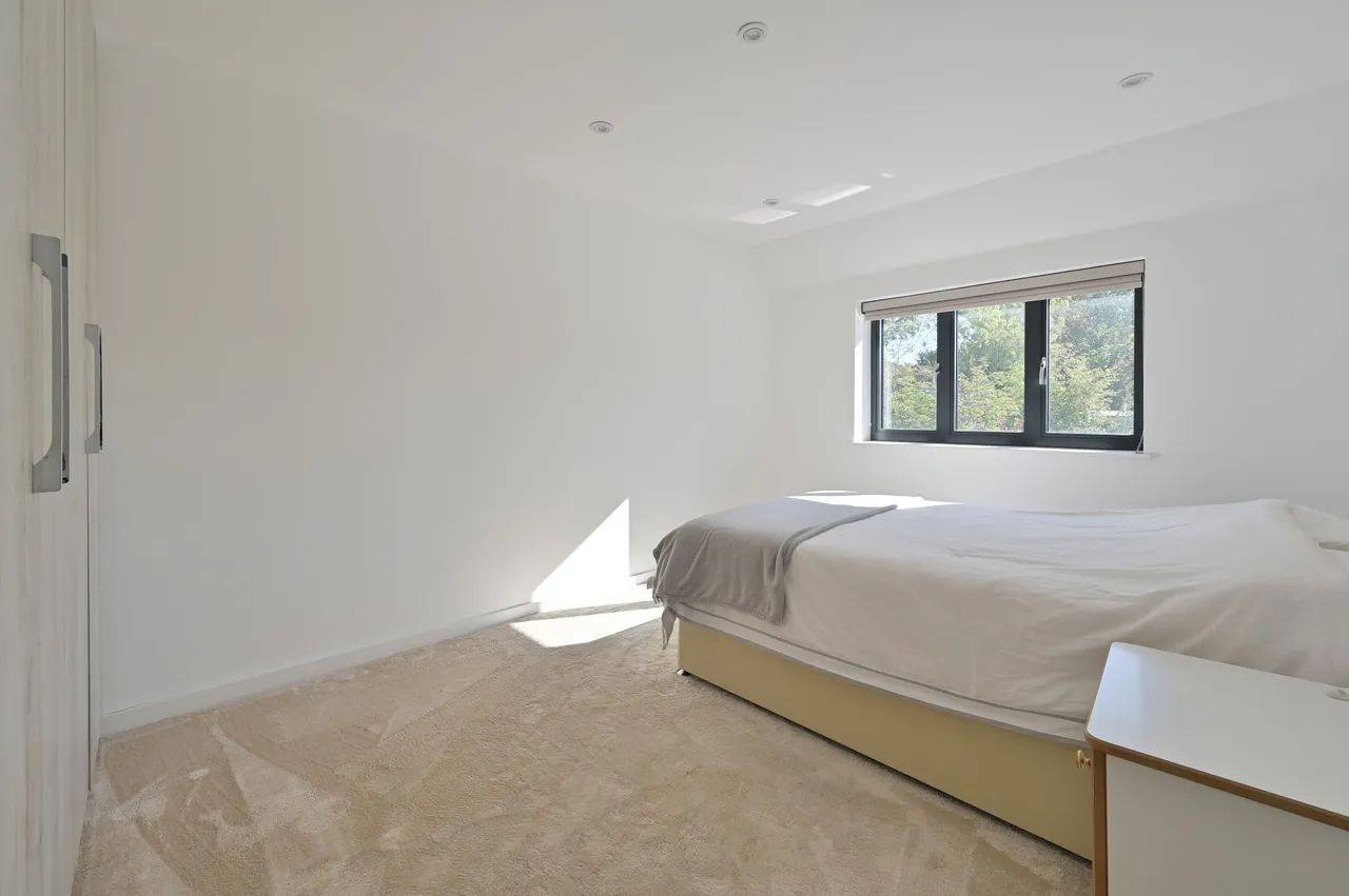 Bushey, WD23, photo 15