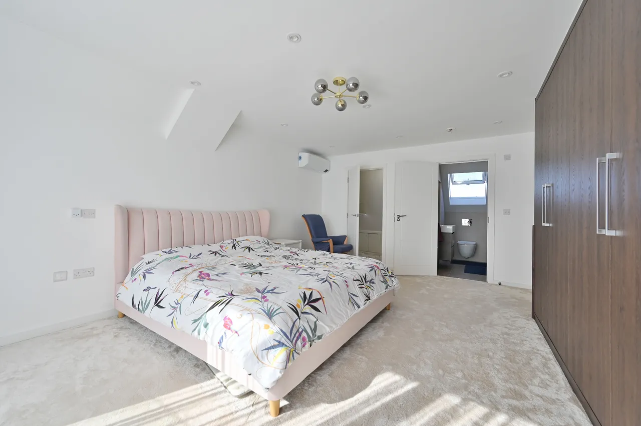 Bushey, WD23, photo 22
