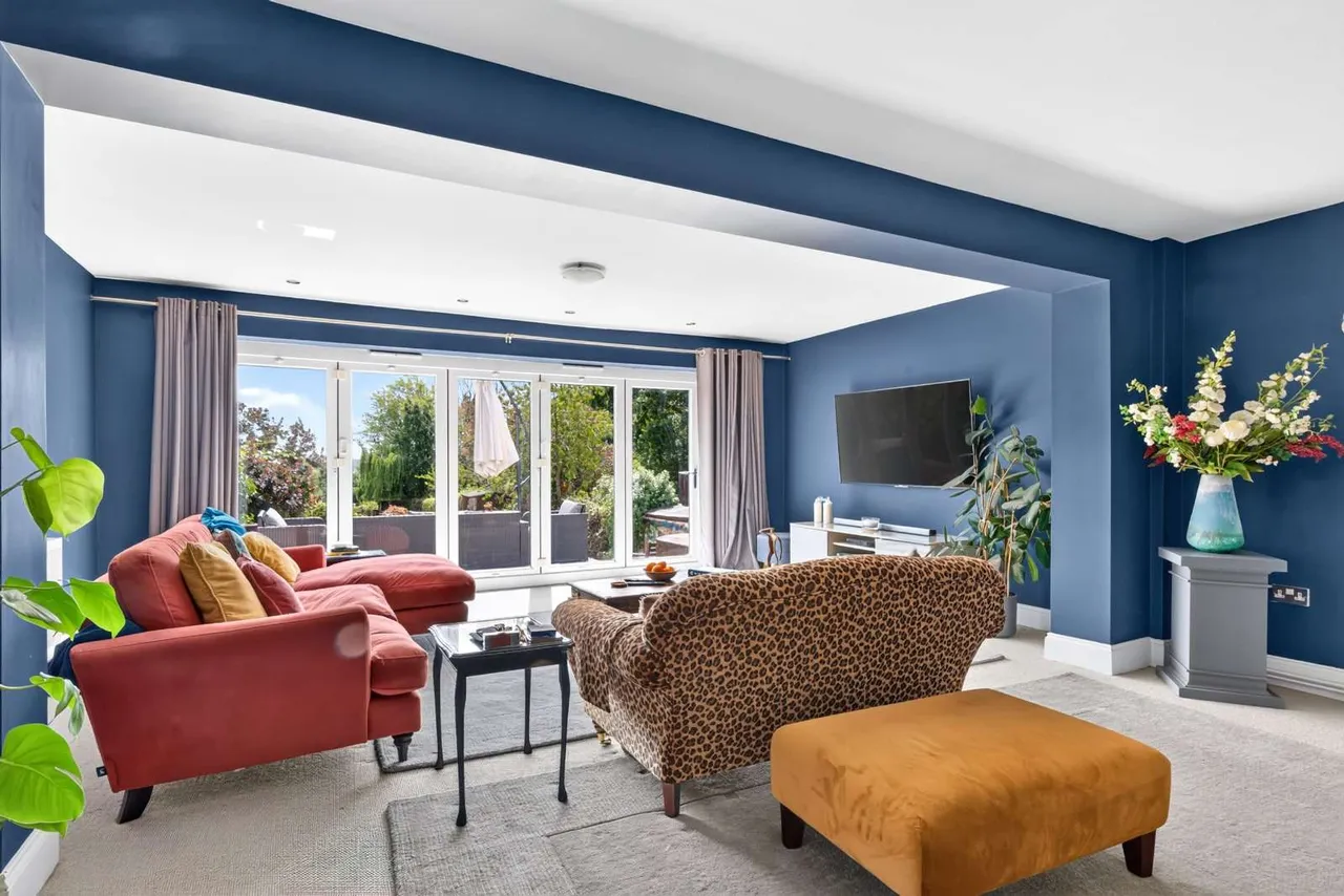 Hill Road, Theydon Bois, Epping, Essex, CM16 7LX, photo 6