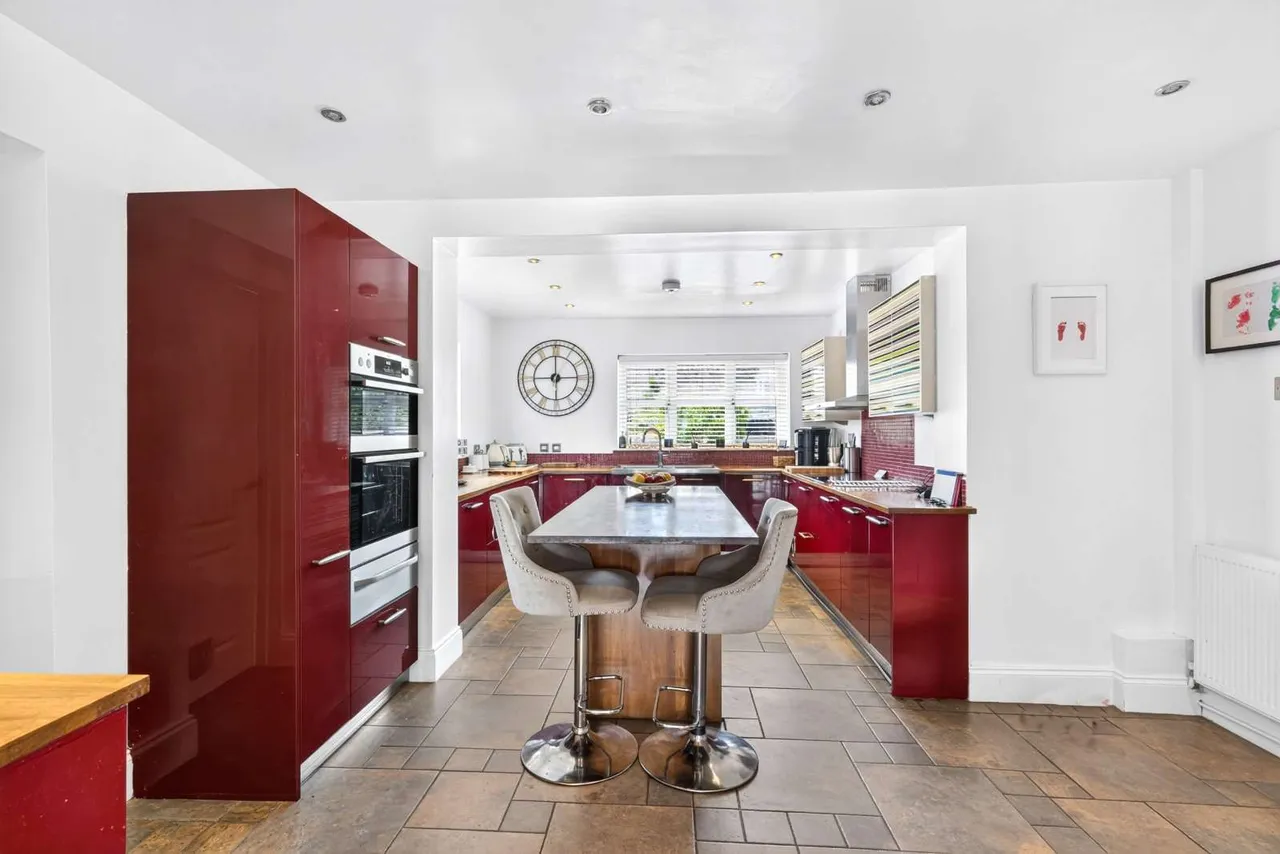 Hill Road, Theydon Bois, Epping, Essex, CM16 7LX, photo 3