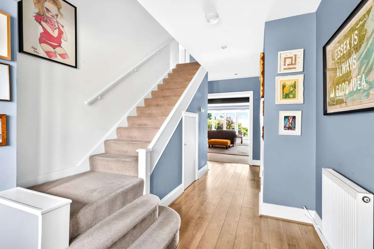 Hill Road, Theydon Bois, Epping, Essex, CM16 7LX, photo 9