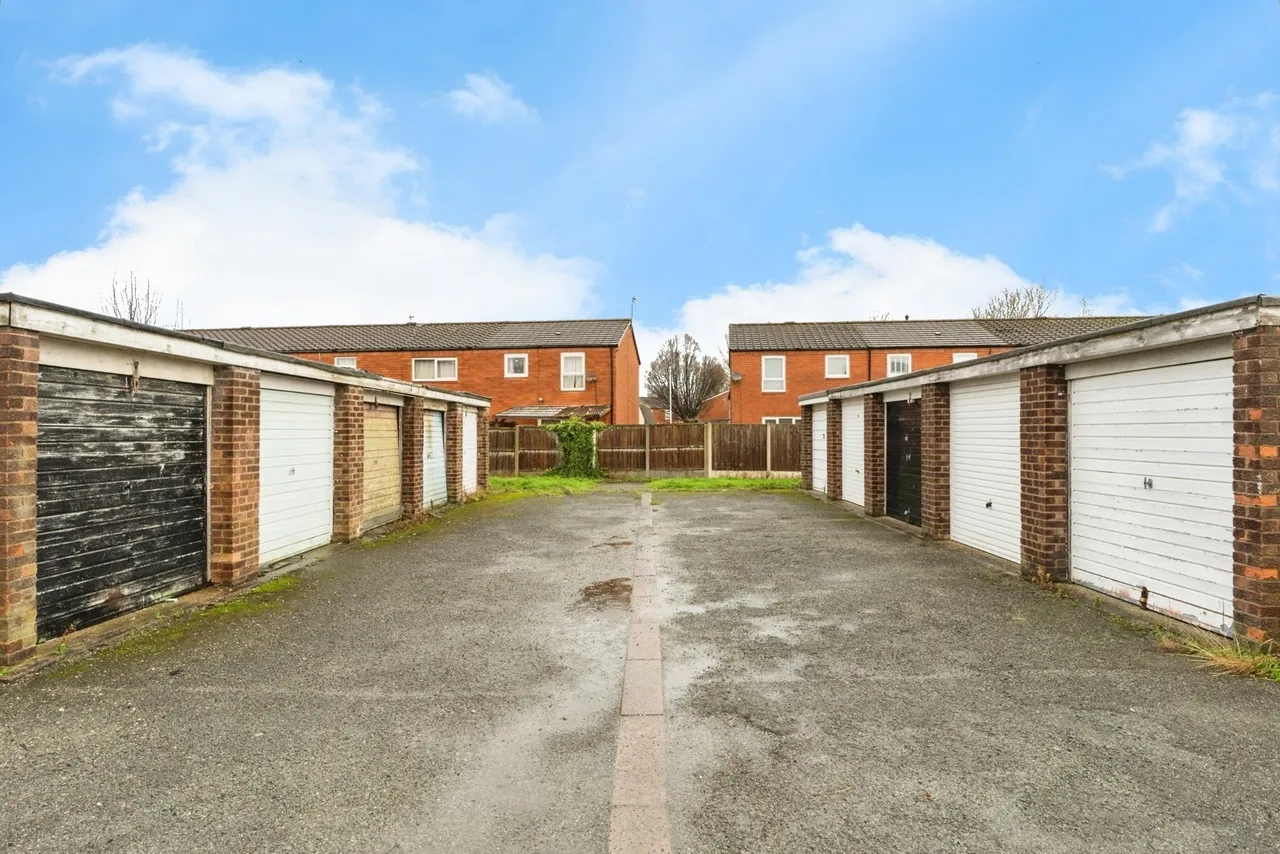 Winchester Avenue, Great Sankey, WA5, photo 15