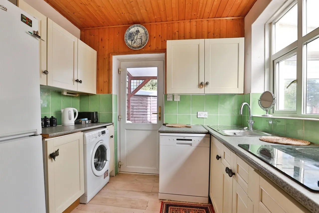Riverside Road, Bournemouth, BH6, photo 5