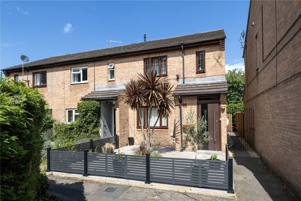 Sparks Close, Hampton, TW12, photo 3
