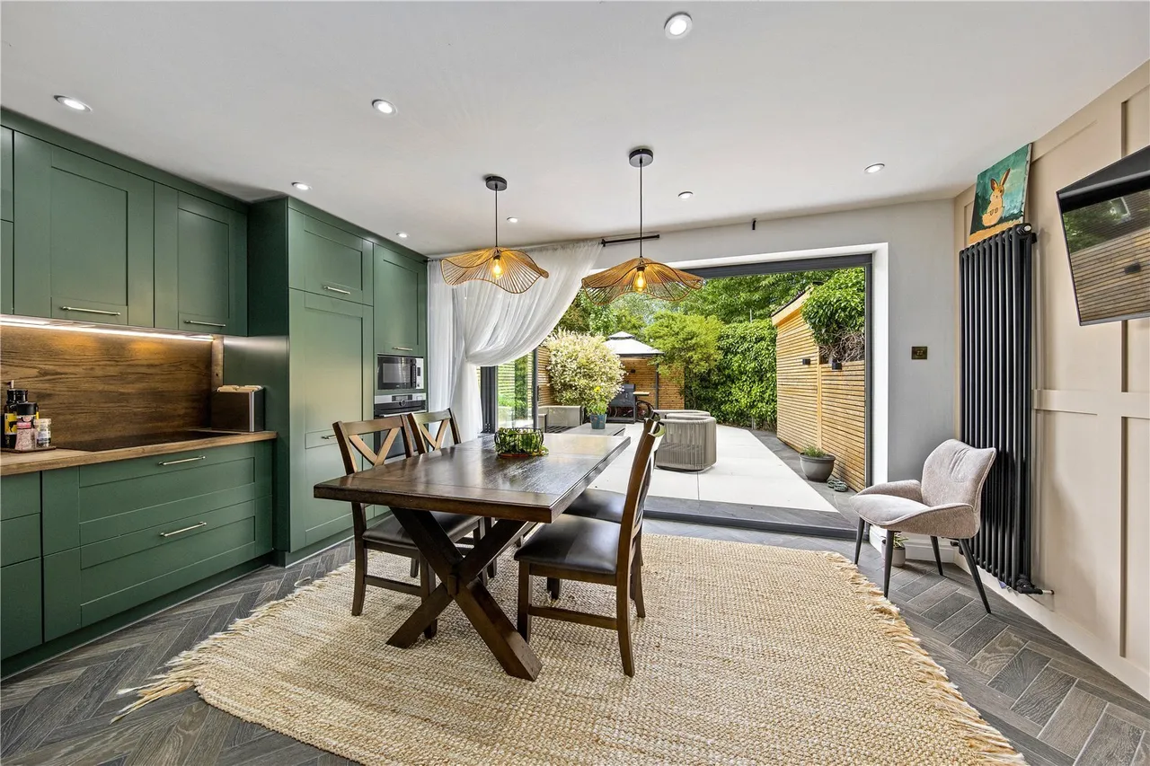 Sparks Close, Hampton, TW12, photo 4
