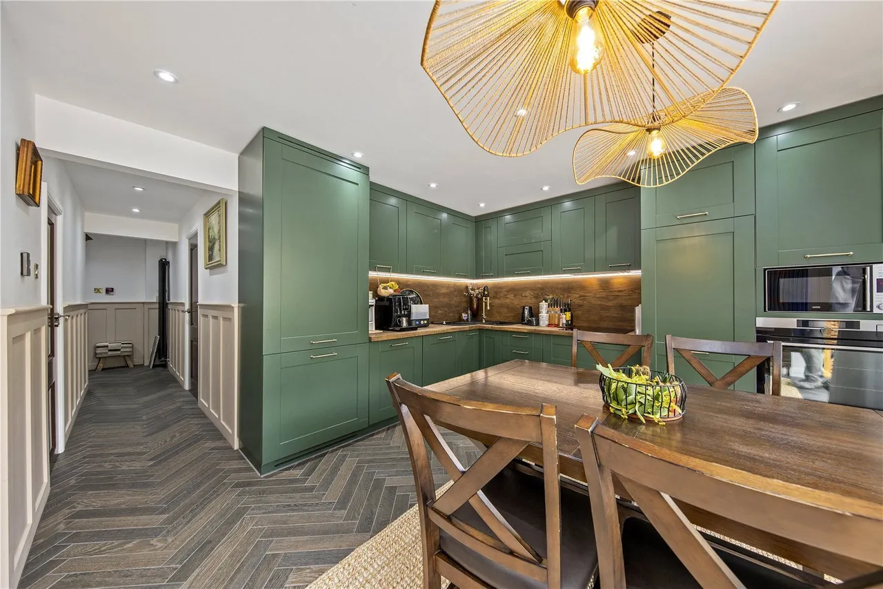 Sparks Close, Hampton, TW12, photo 10