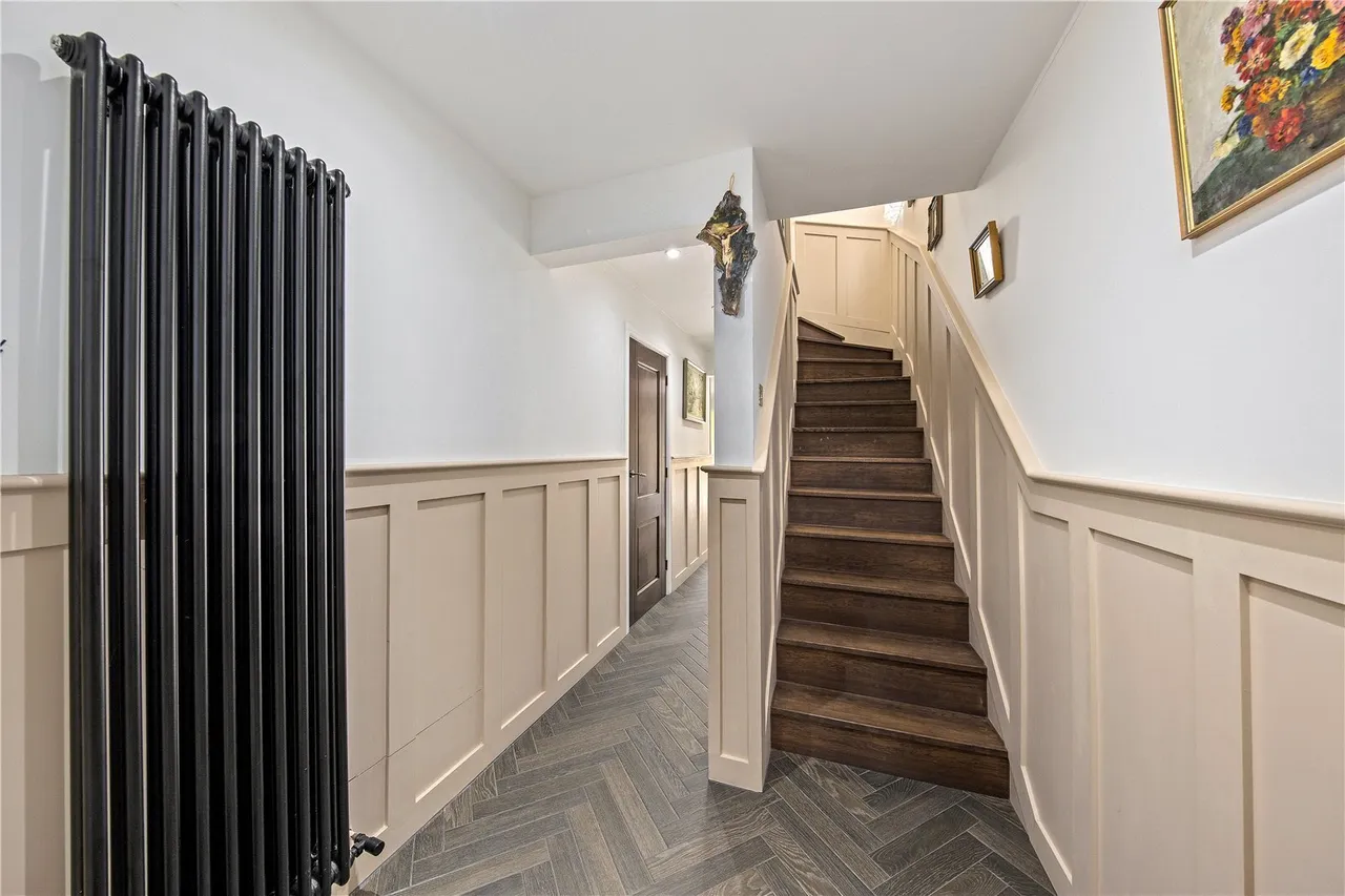 Sparks Close, Hampton, TW12, photo 6