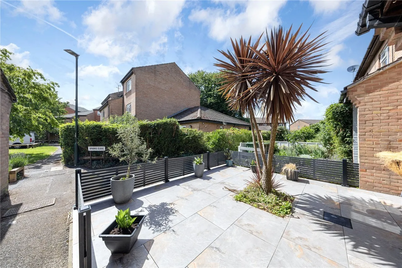 Sparks Close, Hampton, TW12, photo 13