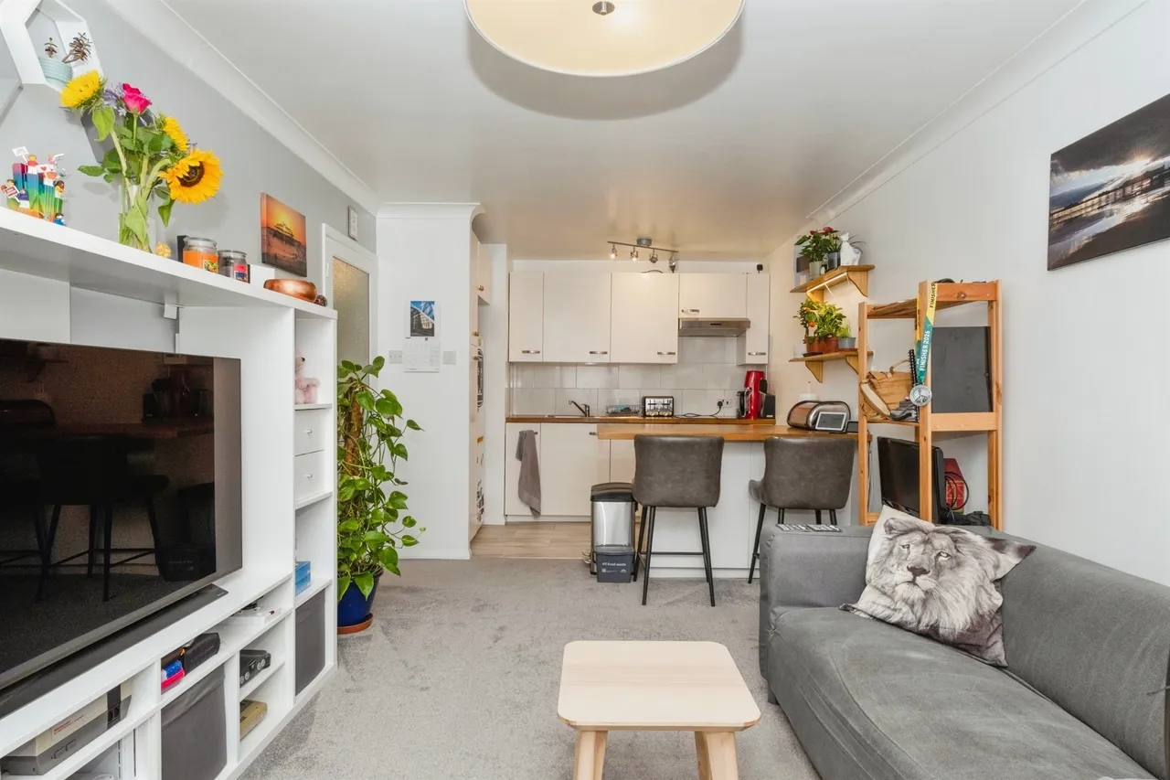 London Road, Patcham, Brighton, photo 3