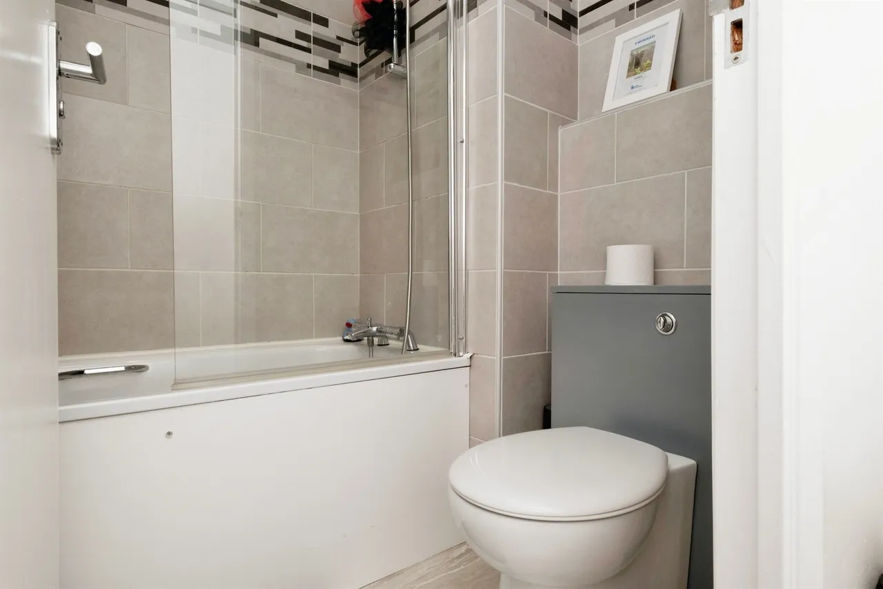 London Road, Patcham, Brighton, photo 6