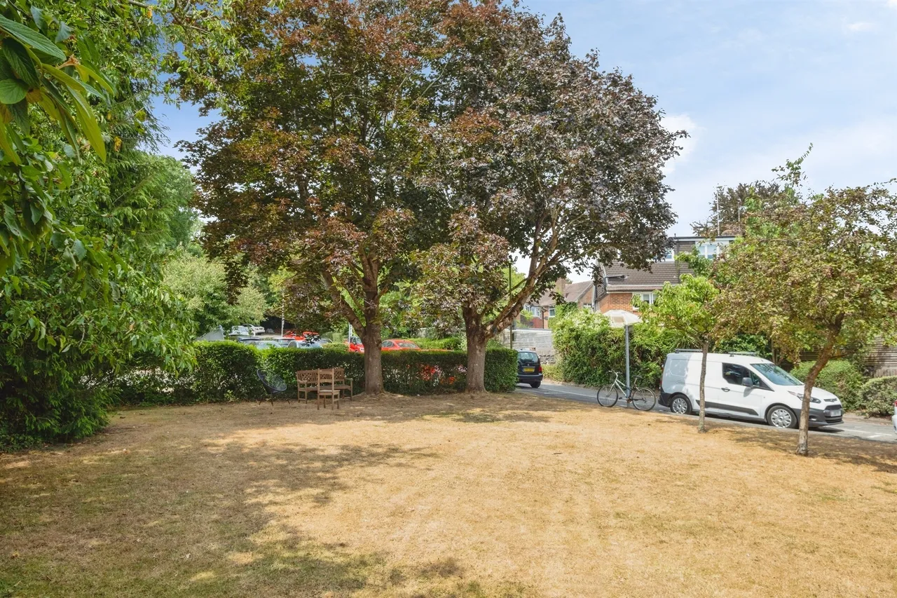 London Road, Patcham, Brighton, photo 7