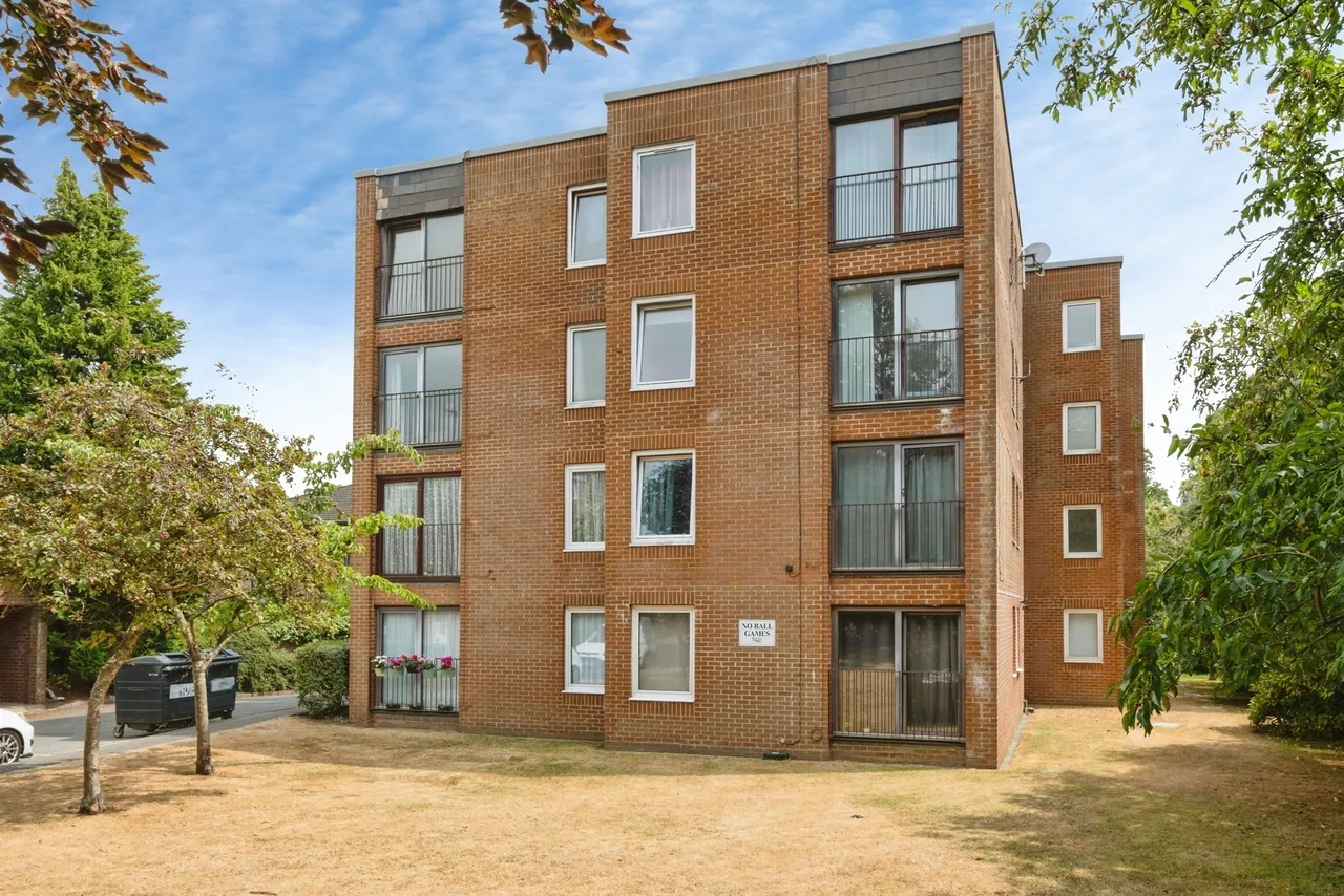 London Road, Patcham, Brighton, photo 12