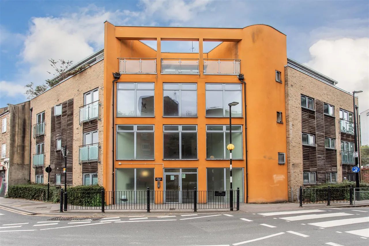 2 bed flat for sale, Salmon Lane, Limehouse