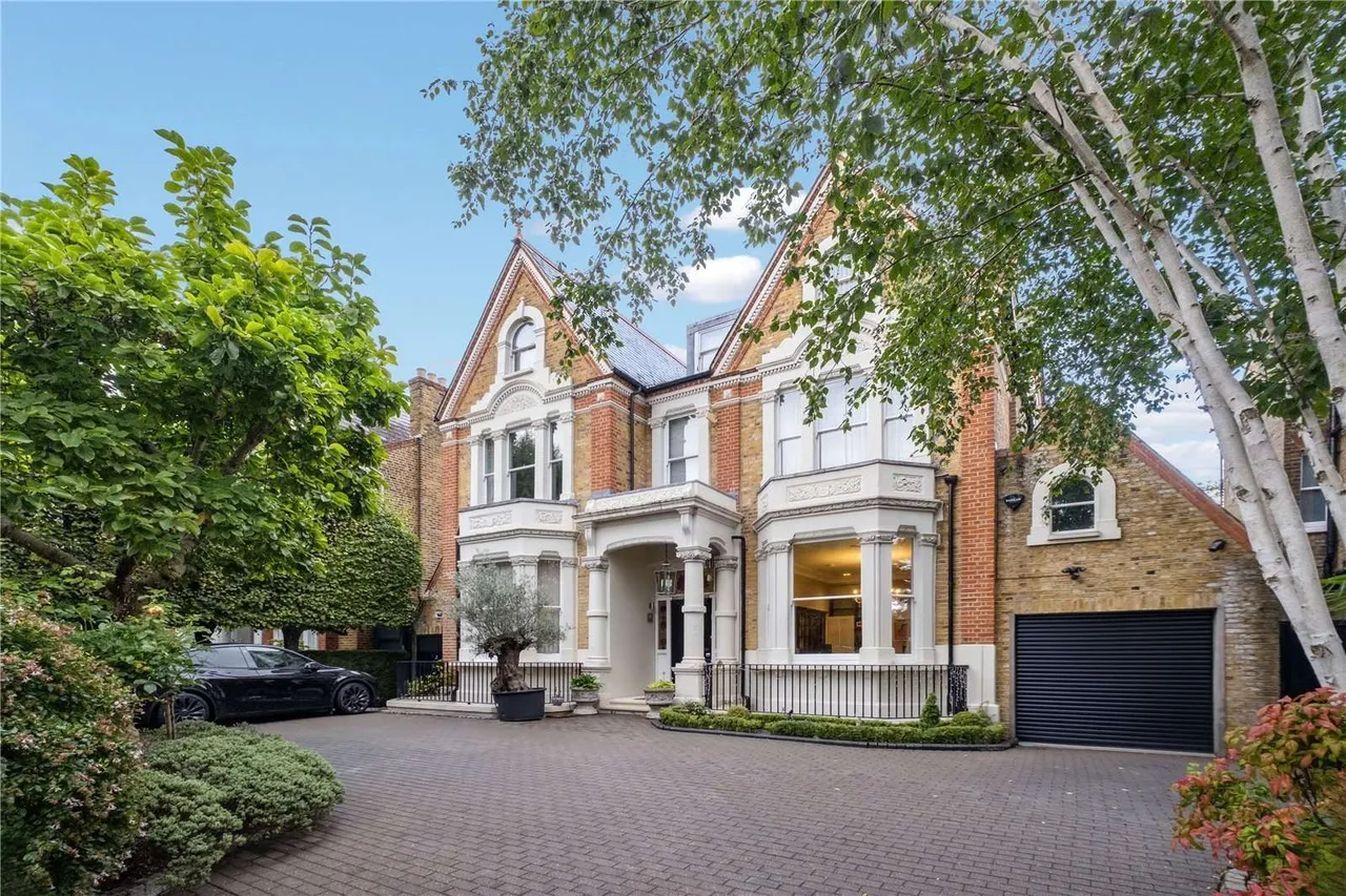 7 bed house to rent — Castelnau, Barnes, London, SW13 9RU