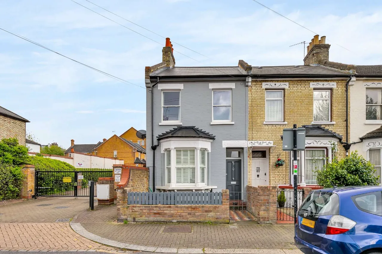2 bed house for sale — Fullerton Road, London, SW18 1BX