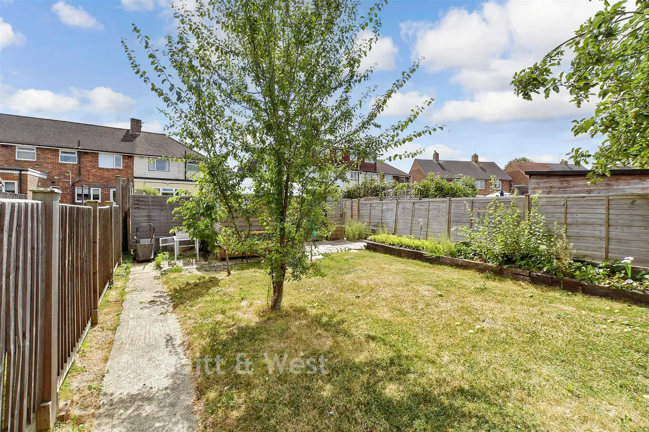 Groomsland Drive, Billingshurst, RH14, photo 4
