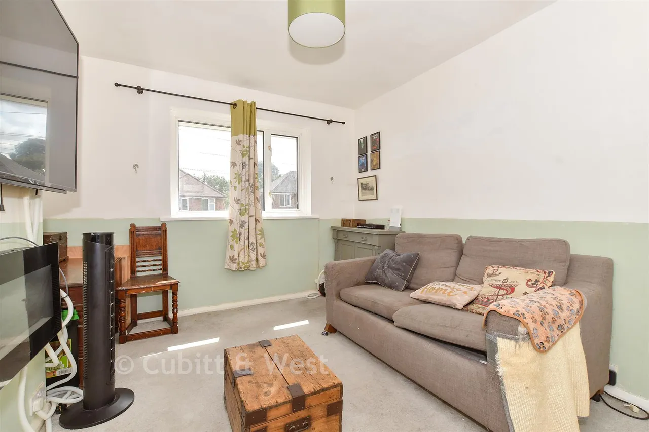 Groomsland Drive, Billingshurst, RH14, photo 6