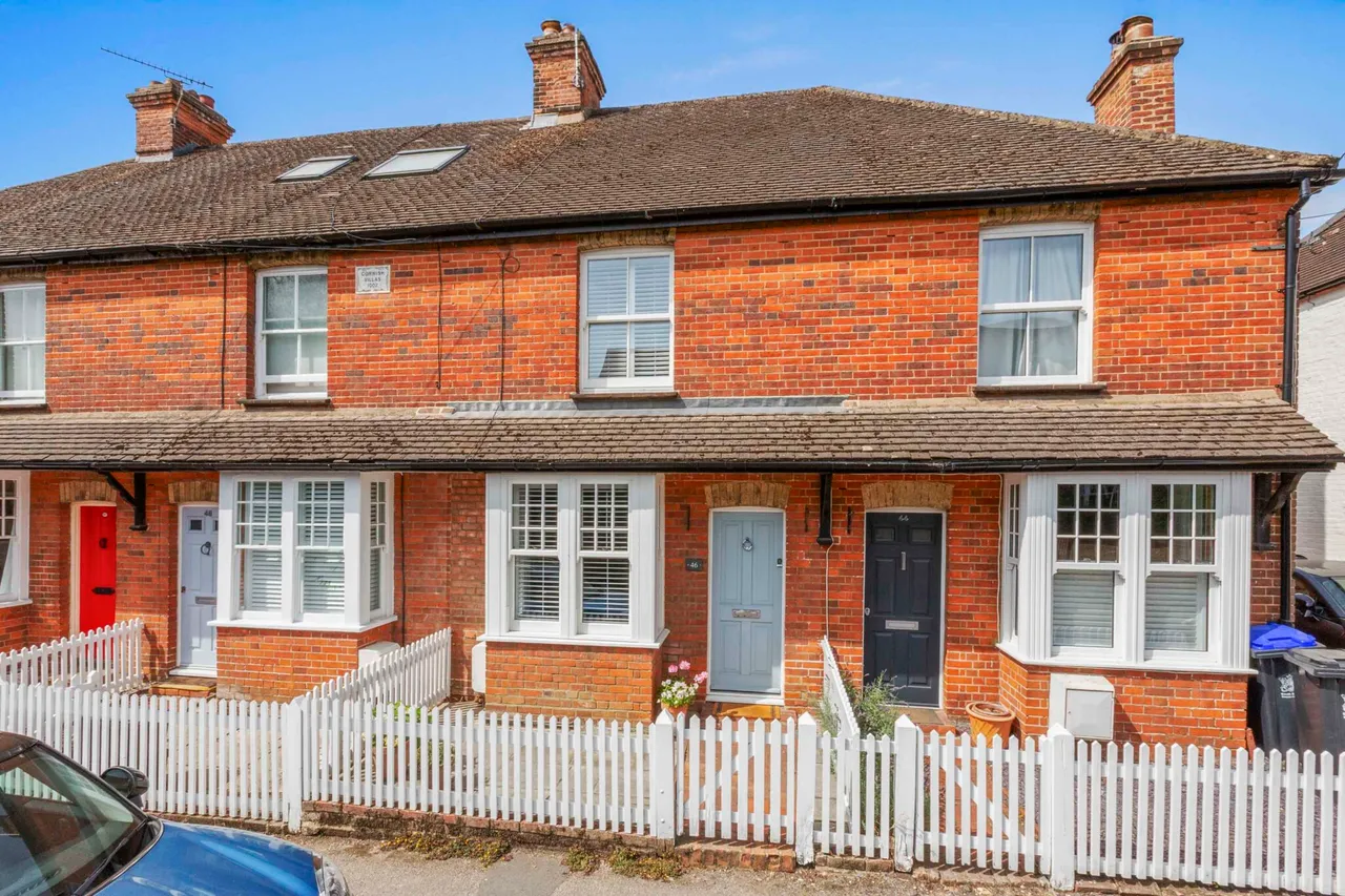 2 bed house for sale, Lakes Lane, Beaconsfield, HP9