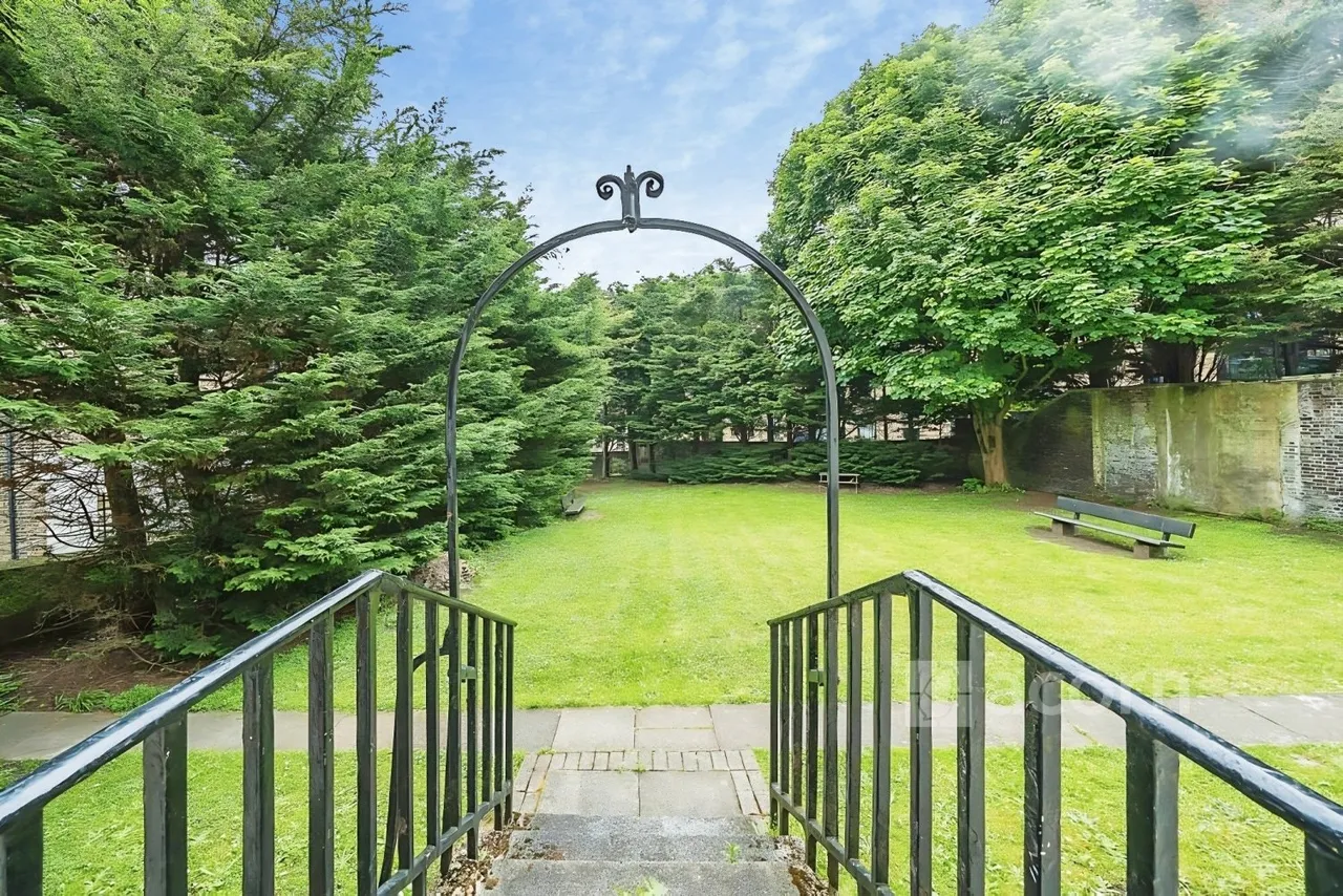 Connaught Mews, London, SE18, photo 9