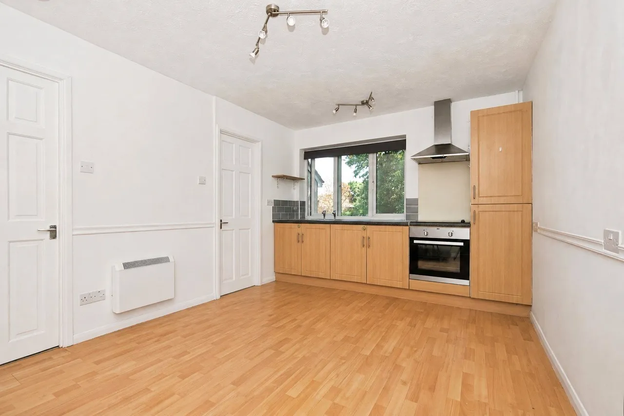 Oakwood Close, Midhurst, GU29, photo 2