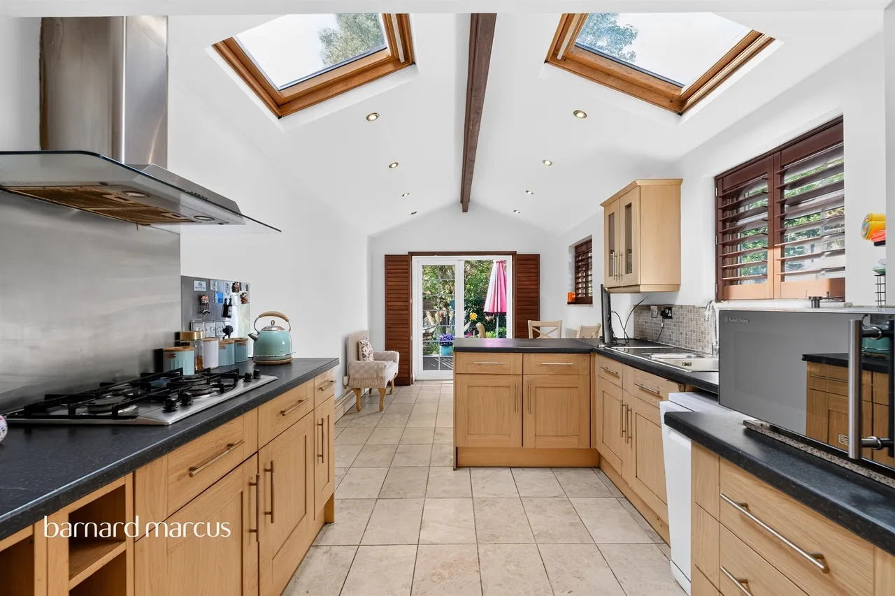 Mill Farm Crescent, Whitton, TW4, photo 2